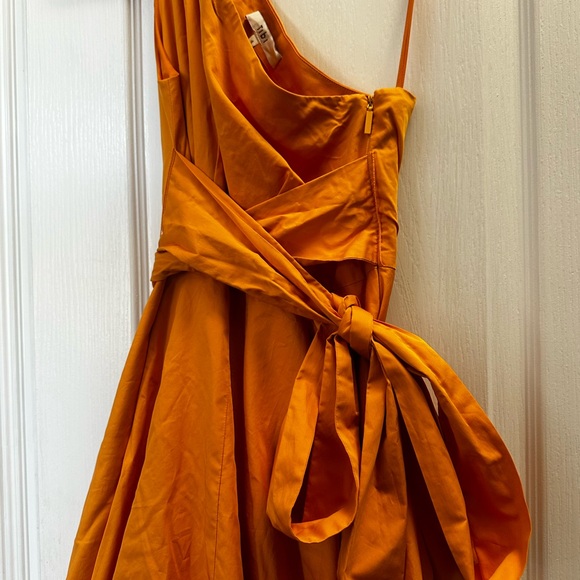 Tibi One-Shoulder Eco Poplin Midi Dress - Picture 4 of 4